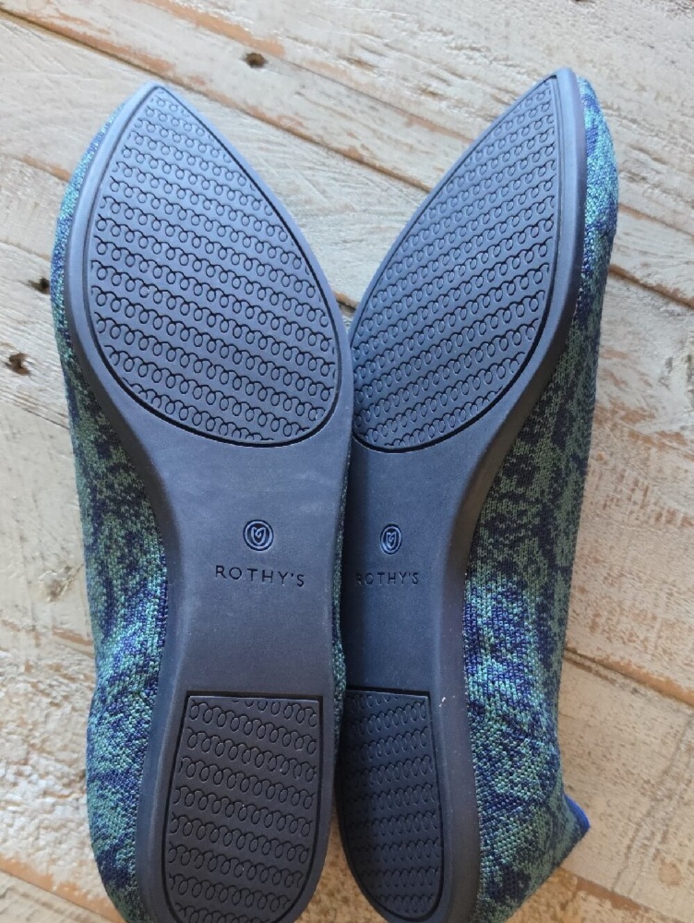 Rothy's RARE The Point Emerald Blue Snake Print Size 11 1/2 - Picture 2 of 2